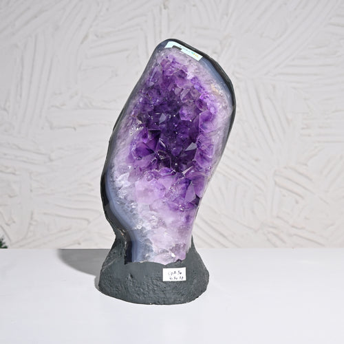 Amethyst Geode – Vibrating Crystals, Jaipur