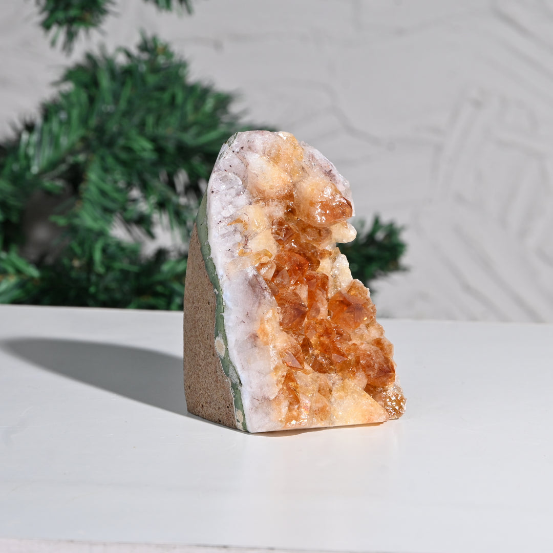 Citrine Cluster 620g – Energy Crystal for Prosperity & Interior Styling