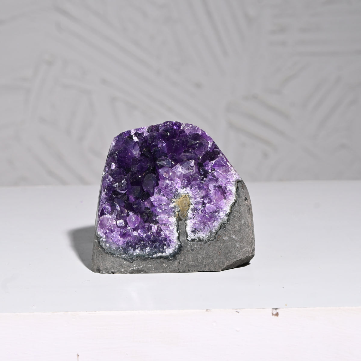Amethyst Geode – Vibrating Crystals, Jaipur