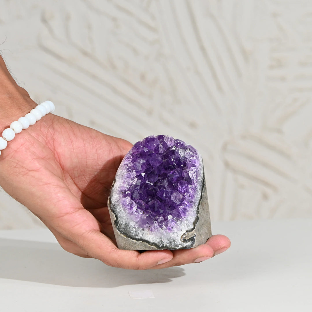 Natural Amethyst Geode 408 g - Raw Crystal for Healing