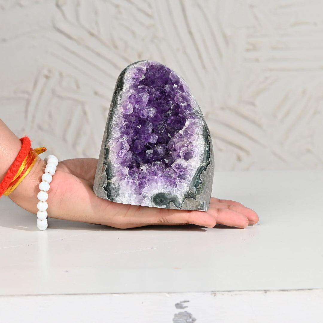 Natural Amethyst Geode 1175g - Raw Crystal for Healing