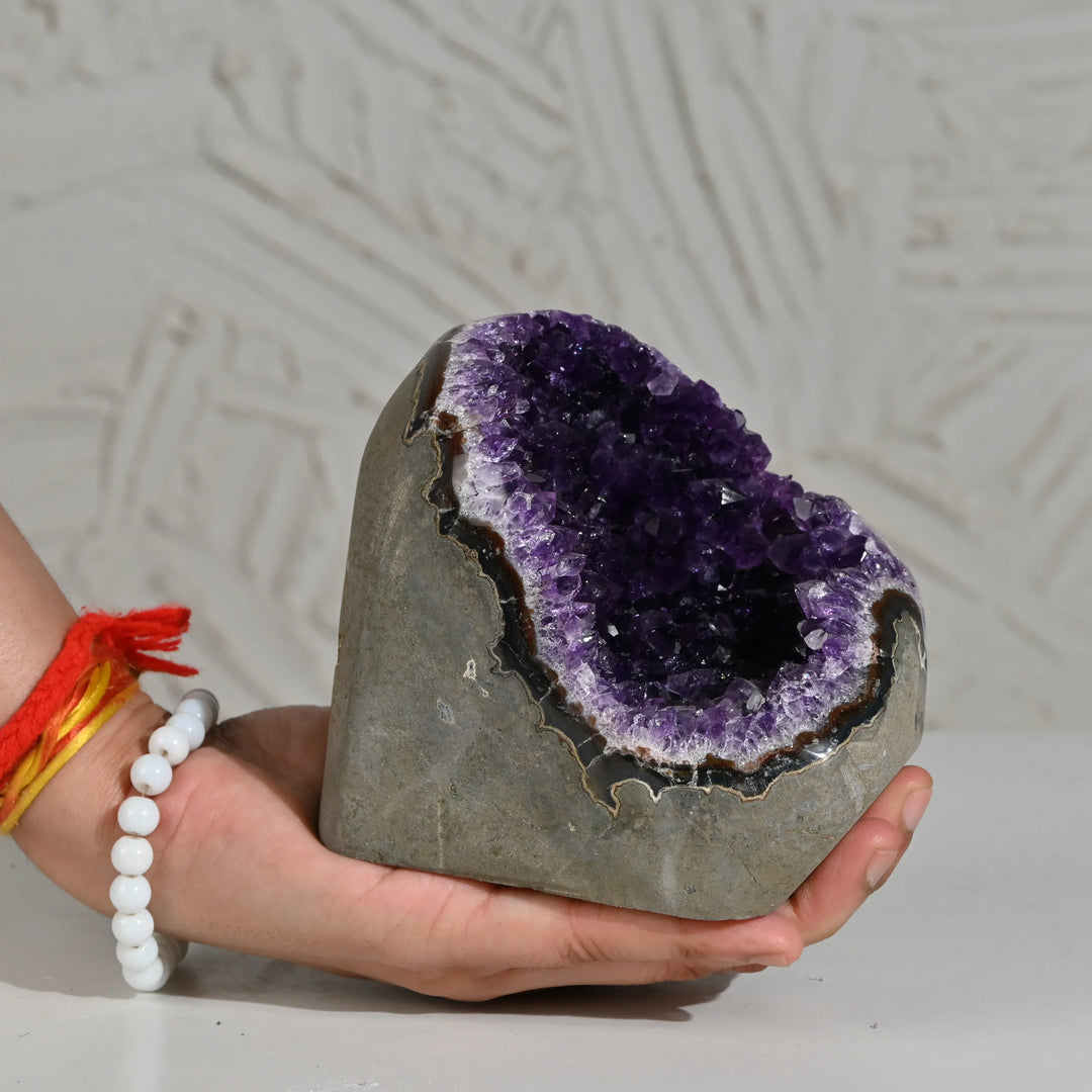 Natural Amethyst Geode 1384g - Raw Crystal for Healing
