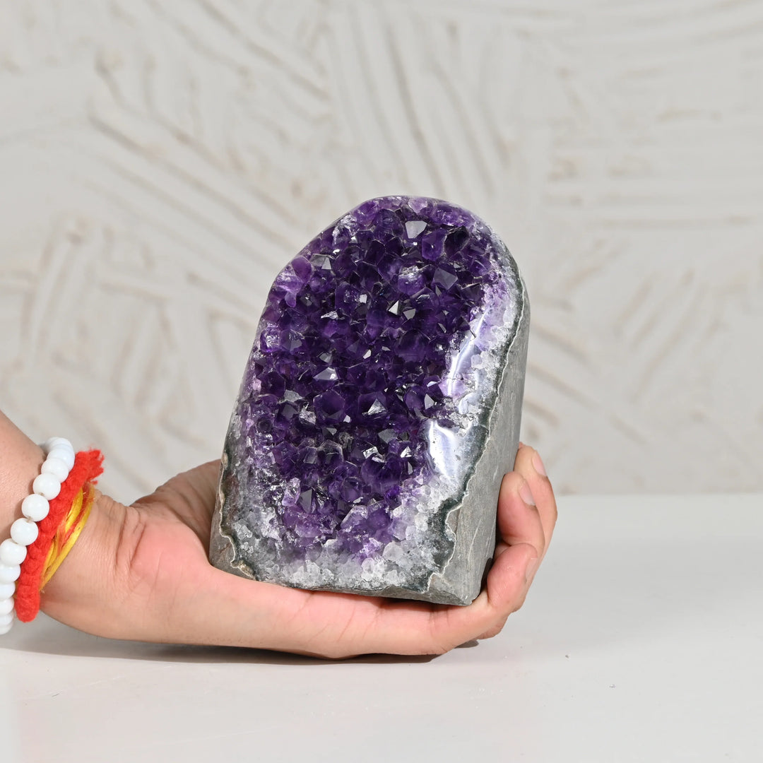 Natural Amethyst Geode 1248g - Raw Crystal for Healing