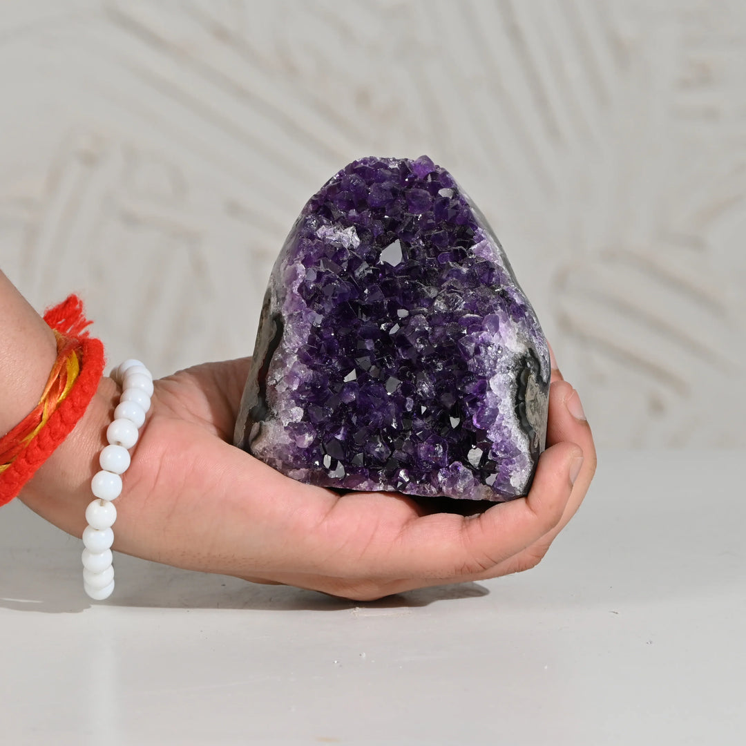 Natural Amethyst Geode 666 g - Raw Crystal for Healing