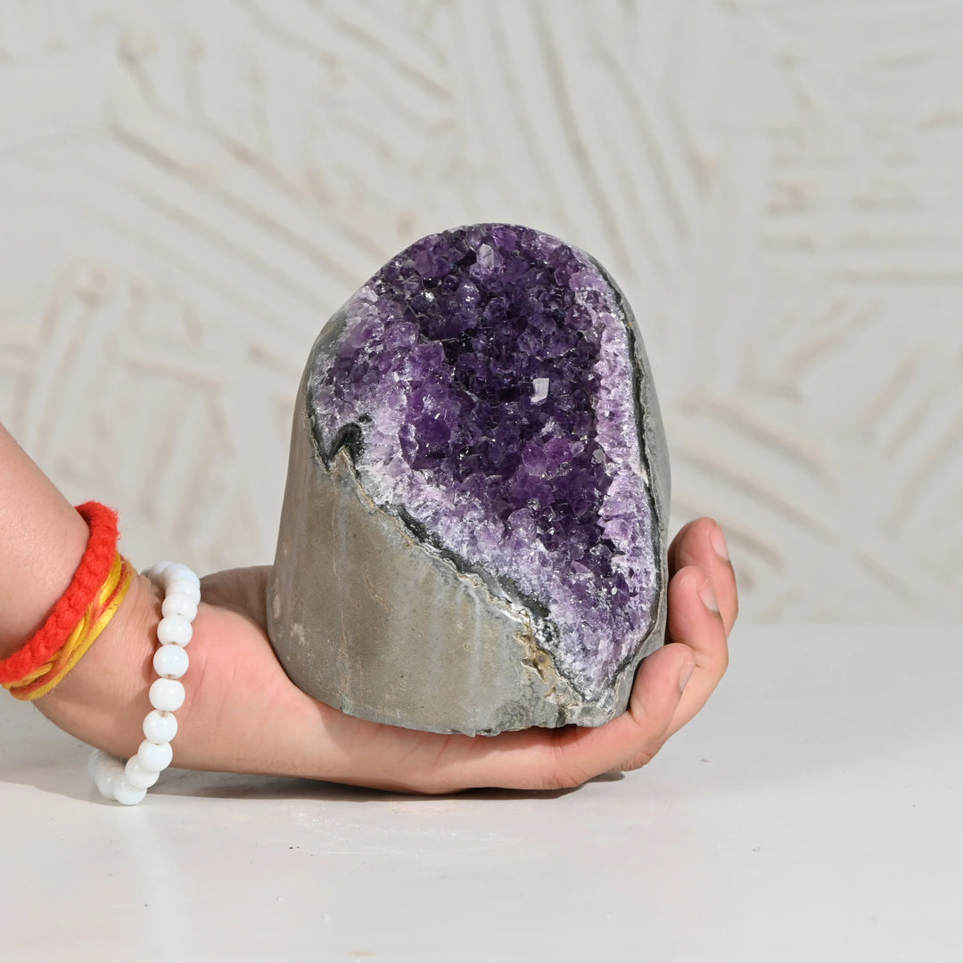 Natural Amethyst Geode 1359 g - Raw Crystal for Healing