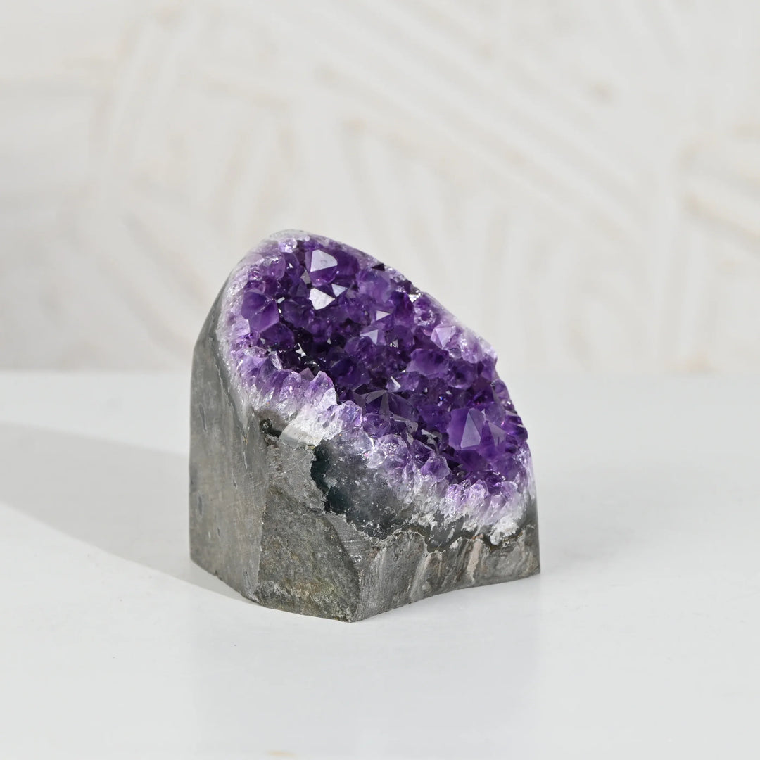 Natural Amethyst Geode 621 g - Raw Crystal for Healing