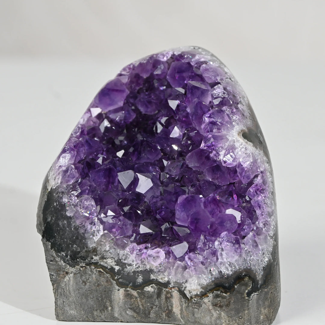 Natural Amethyst Geode 621 g - Raw Crystal for Healing