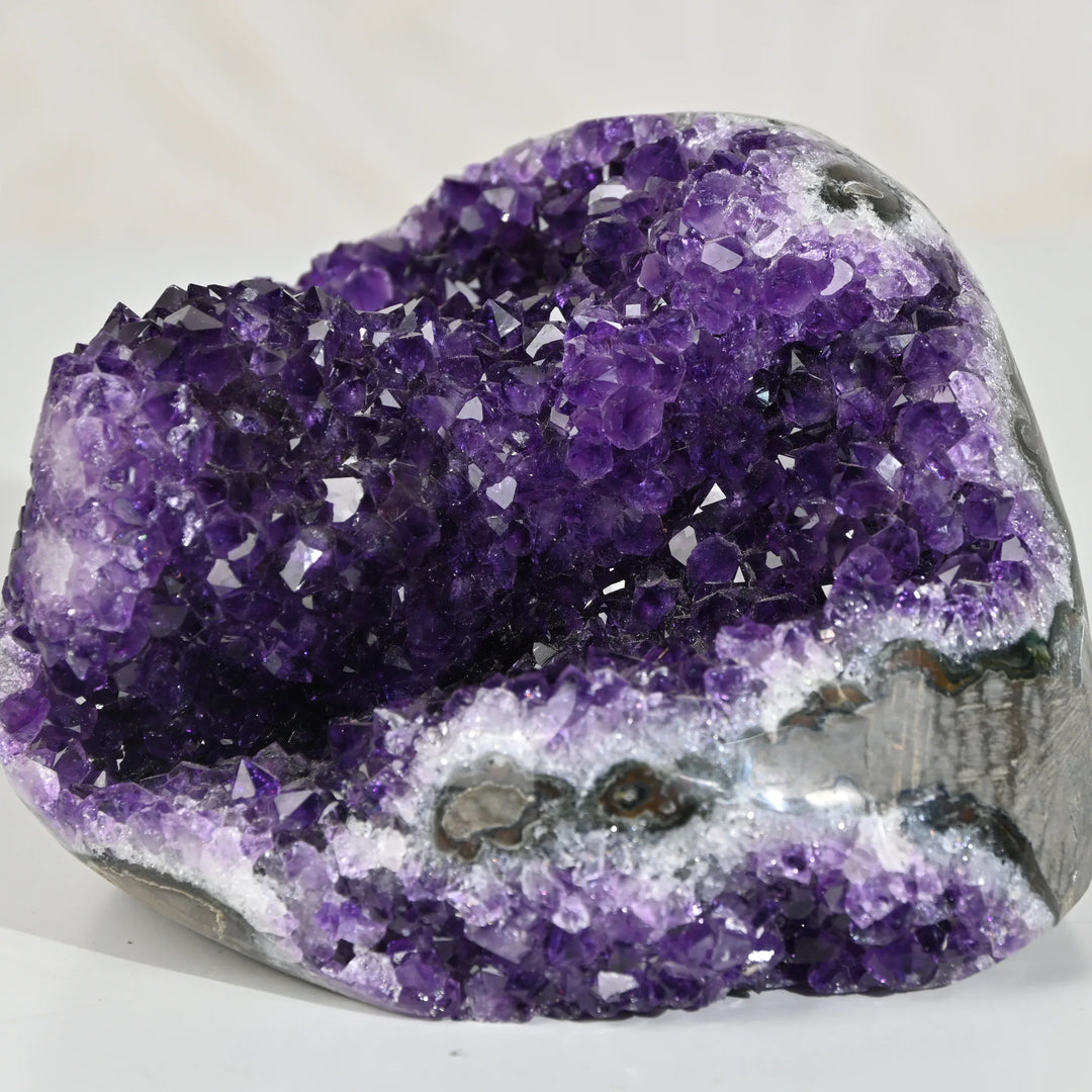 Natural Amethyst Geode 1490g - Raw Crystal for Healing