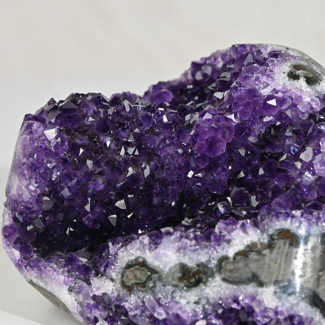Natural Amethyst Geode 1490g - Raw Crystal for Healing