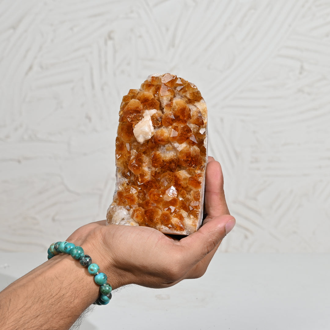 Citrine Geode 945g – Raw Crystal for Abundance & Energy Flow