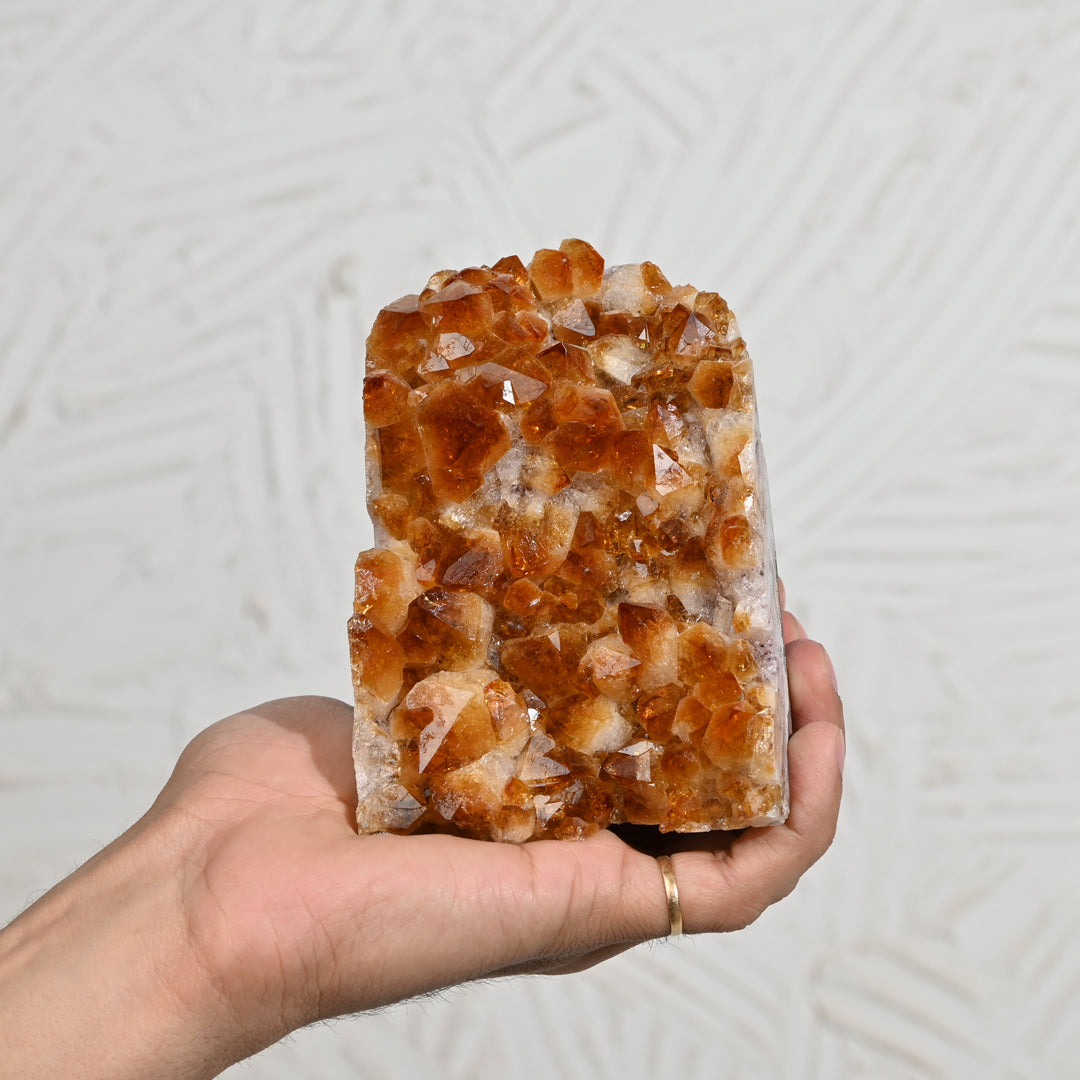 Raw Citrine Geode 1123g – Energy Crystal for Balance & Positive Energy