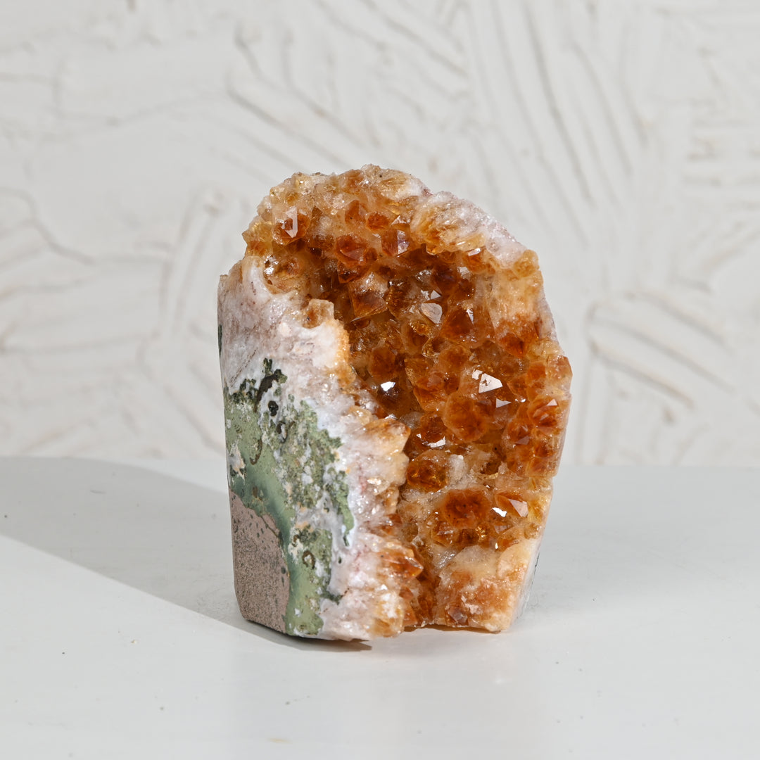Citrine Crystal 1748g – Energy Stone for Abundance & Inner Harmony