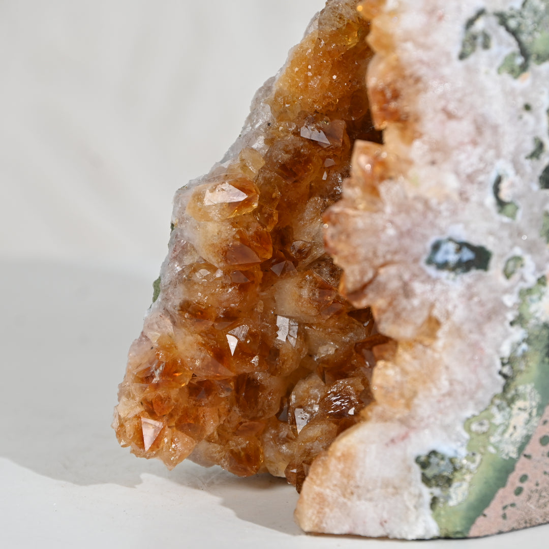 Citrine Crystal 1748g – Energy Stone for Abundance & Inner Harmony