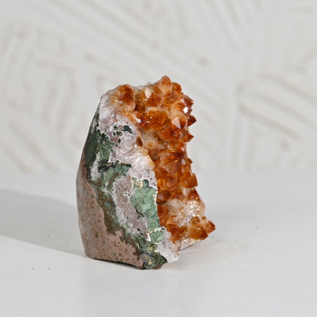 Raw Citrine Geode 614g – Energy Crystal for Balance & Positive Vibes