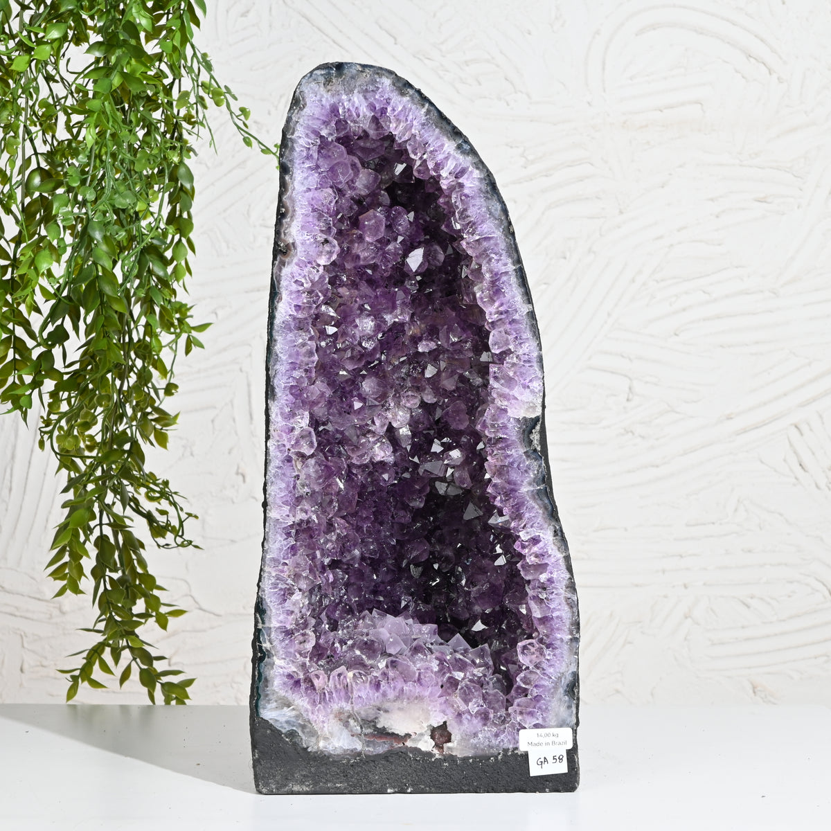 Amethyst Geode – Vibrating Crystals, Jaipur