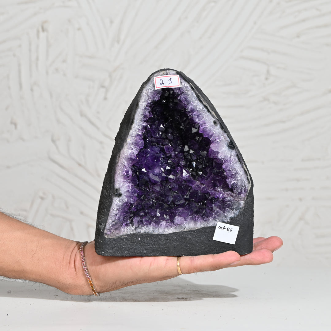 Natural Amethyst Geode 2.9kg - Raw Crystal for Healing