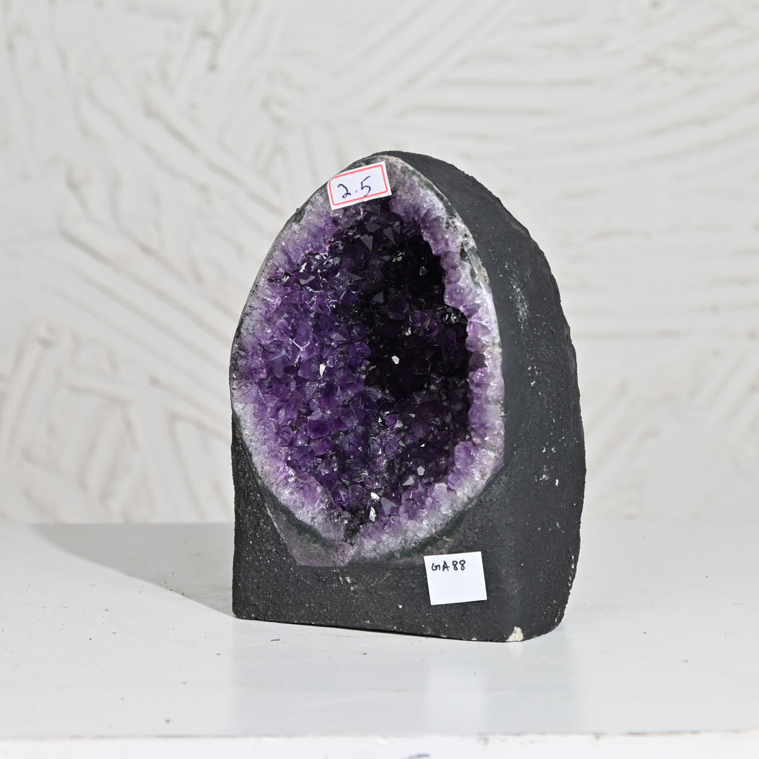 Natural Amethyst Geode 2.5kg - Raw Crystal for Healing