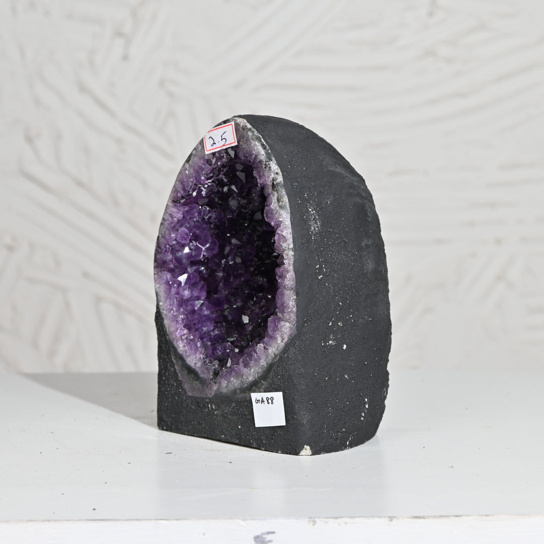 Natural Amethyst Geode 2.5kg - Raw Crystal for Healing