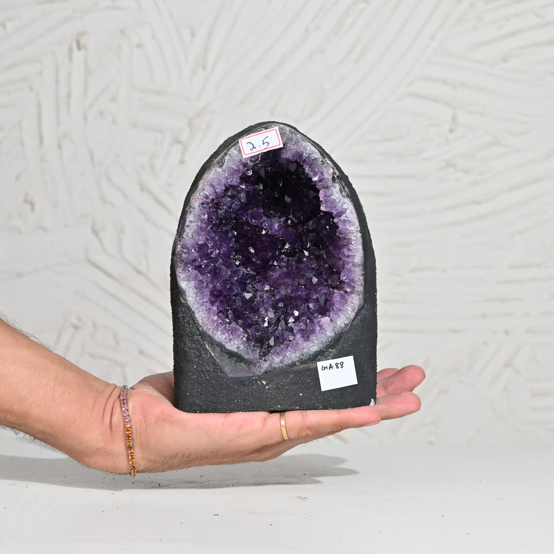 Natural Amethyst Geode 2.5kg - Raw Crystal for Healing