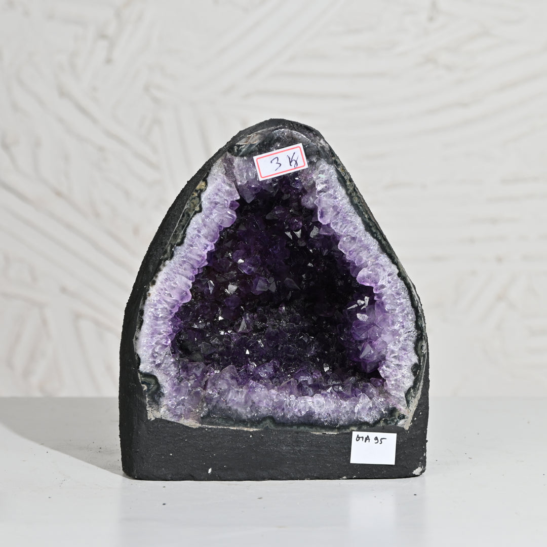Natural Amethyst Geode 3.1kg - Raw Crystal for Healing