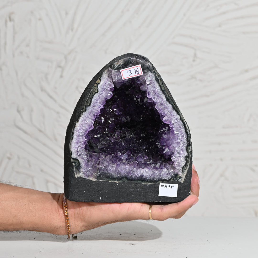Natural Amethyst Geode 3.1kg - Raw Crystal for Healing
