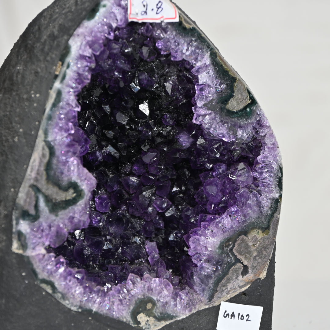 Natural Amethyst Geode 2.8kg - Raw Crystal for Healing