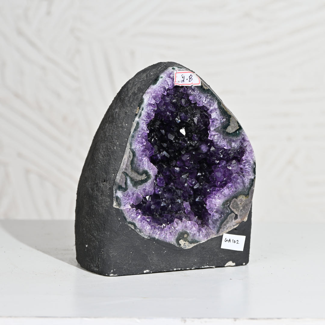 Natural Amethyst Geode 2.8kg - Raw Crystal for Healing
