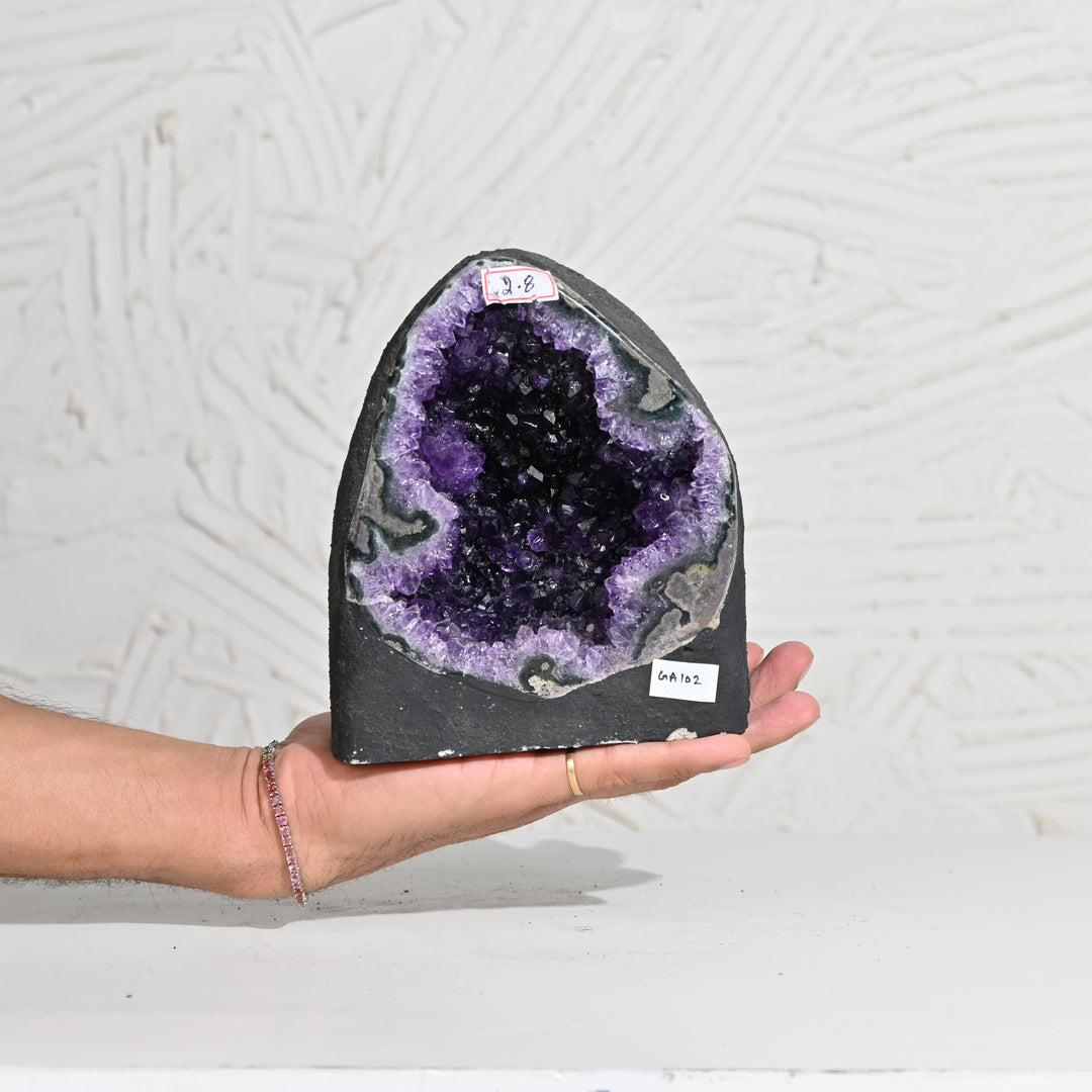 Natural Amethyst Geode 2.8kg - Raw Crystal for Healing
