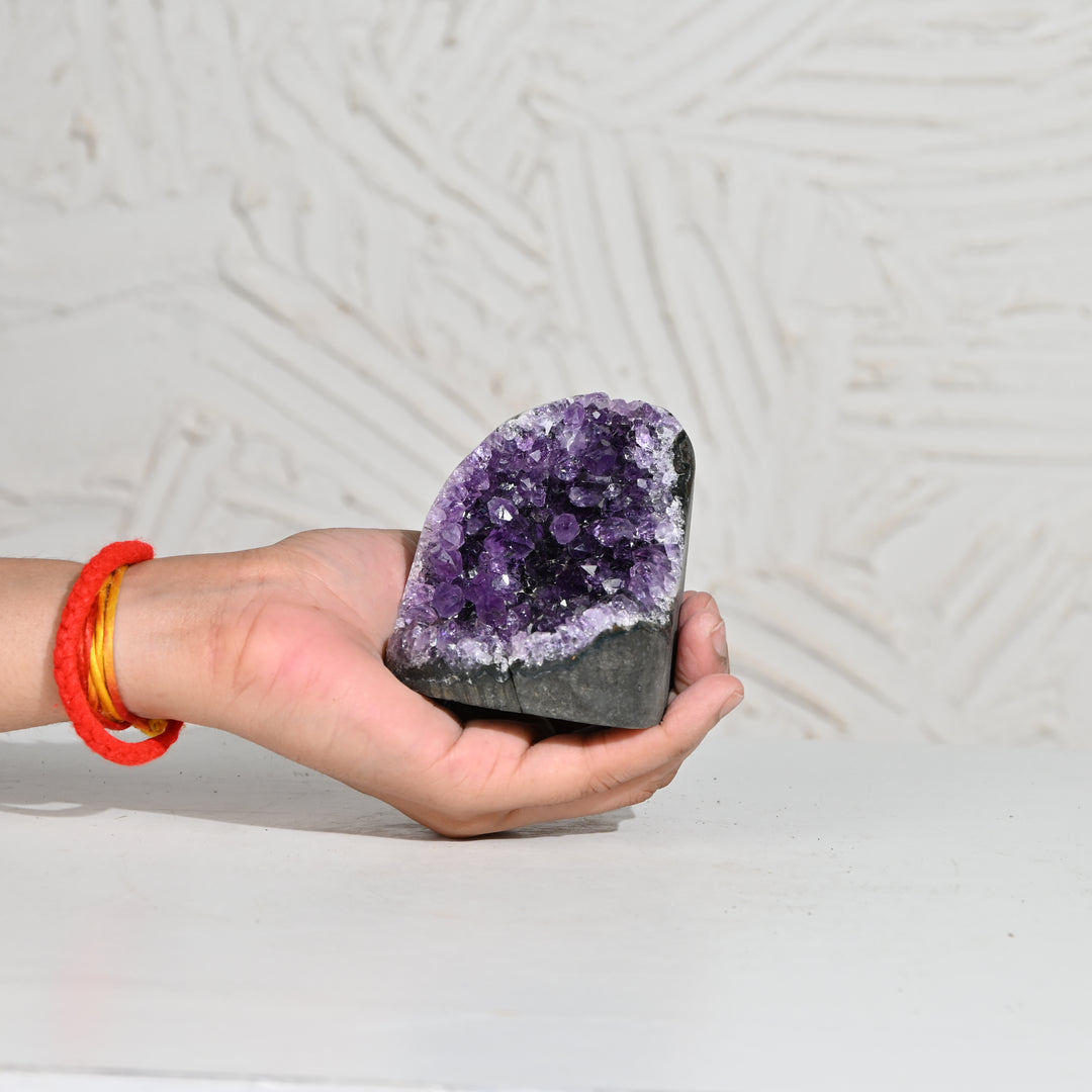 Natural Amethyst Geode 419g - Raw Crystal for Healing