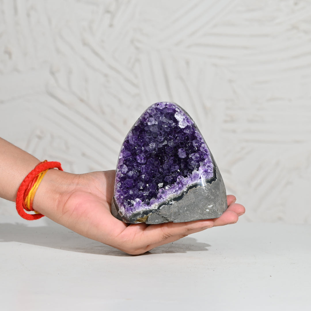 Natural Amethyst Geode 710g - Raw Crystal for Healing