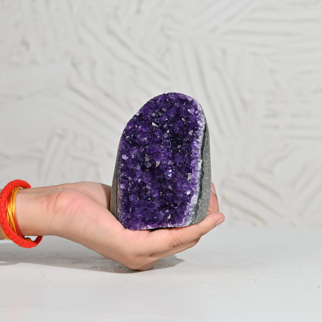 Natural Amethyst Geode 653g - Raw Crystal for Healing