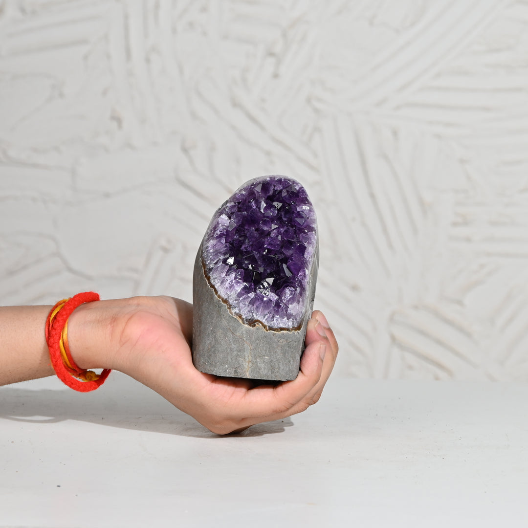 Natural Amethyst Geode 869g - Raw Crystal for Healing
