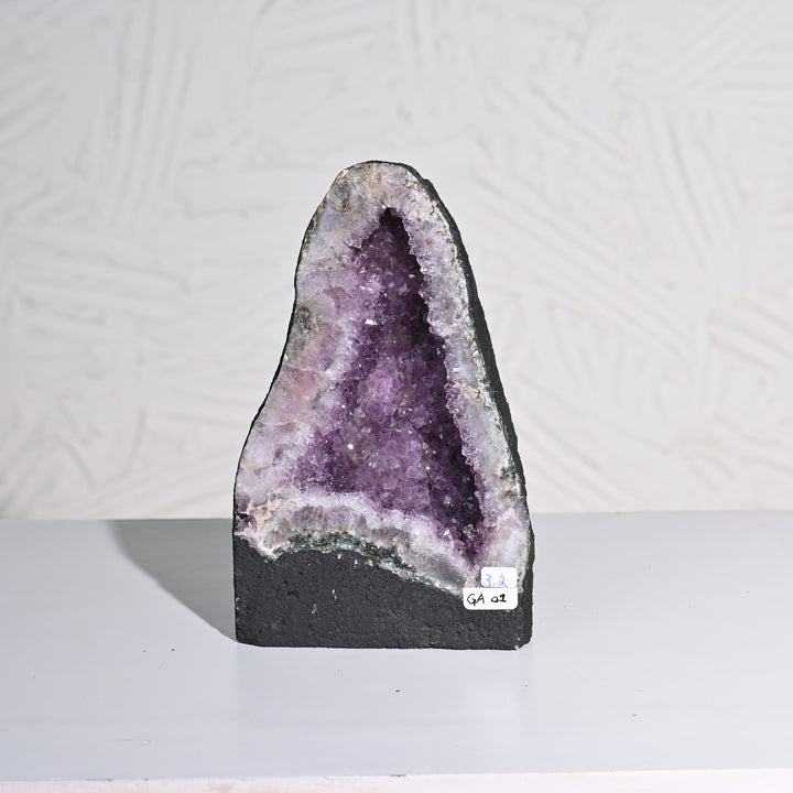 Amethyst Geode – Vibrating Crystals, Jaipur