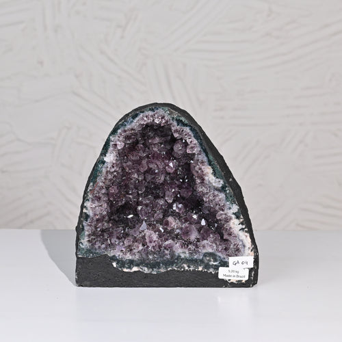 Amethyst Geode – Vibrating Crystals, Jaipur