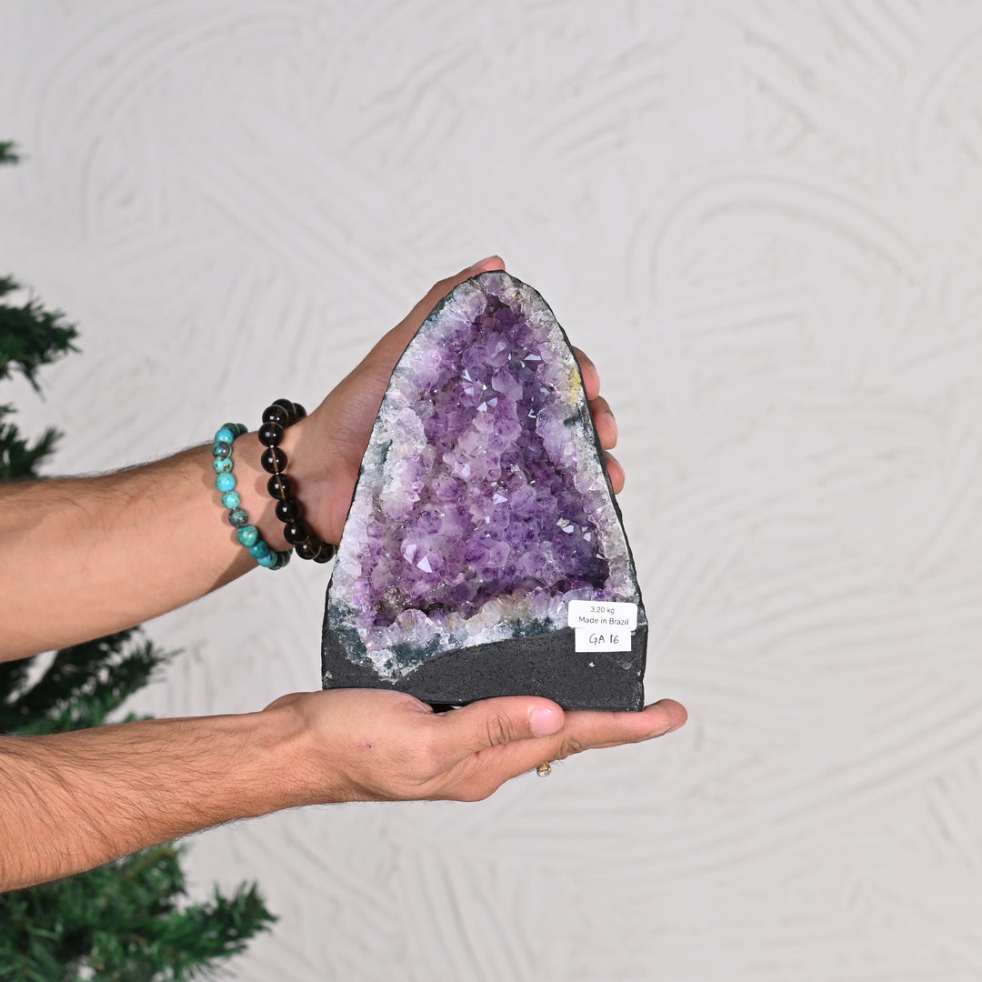 Natural Amethyst Geode 3.20kg - Raw Crystal for Healing