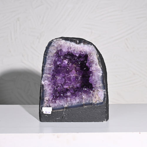 Amethyst Geode – Vibrating Crystals, Jaipur