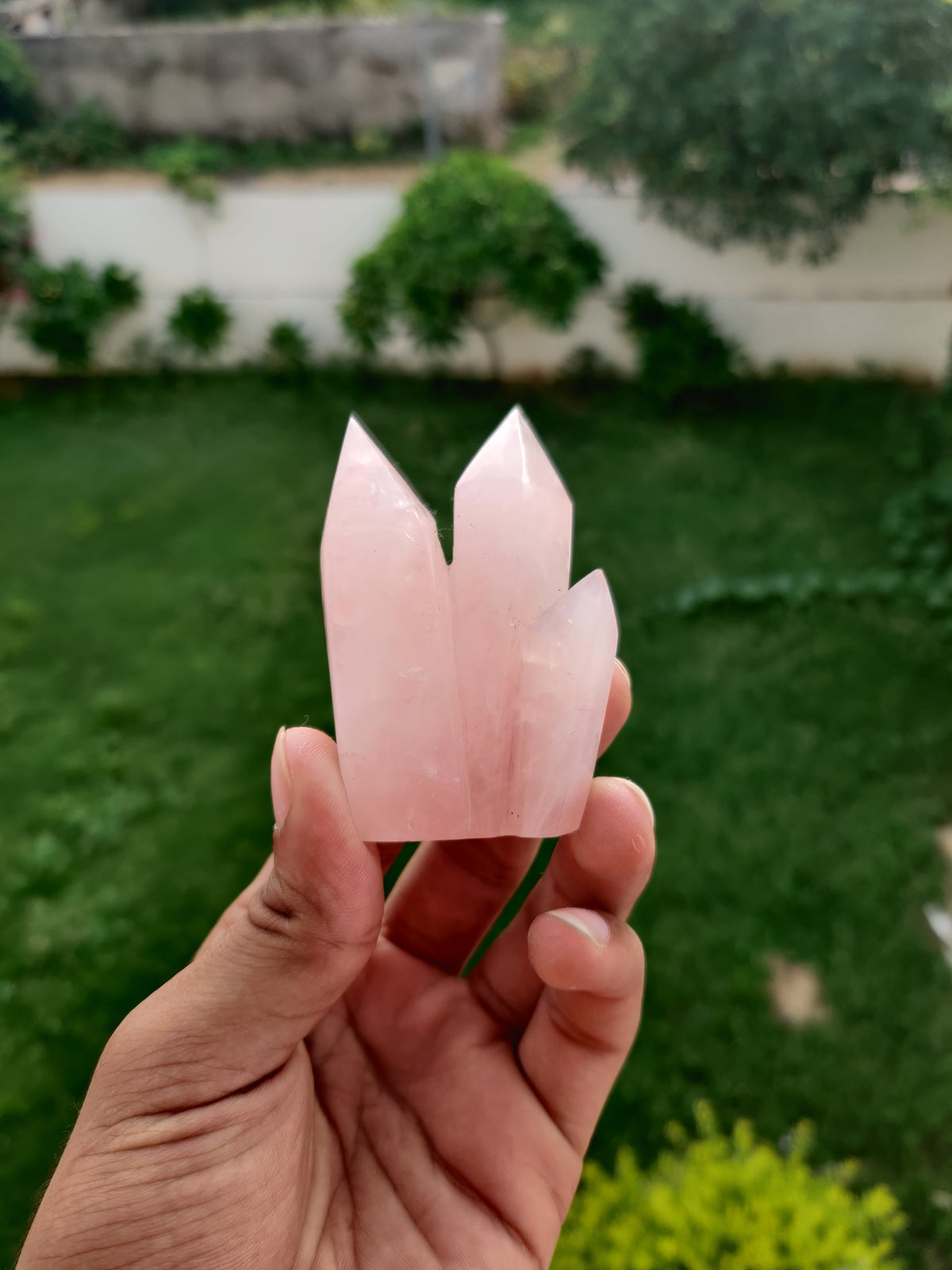 Rose Quartz Cluster Tower – Vibrating Crystals, Jaipur