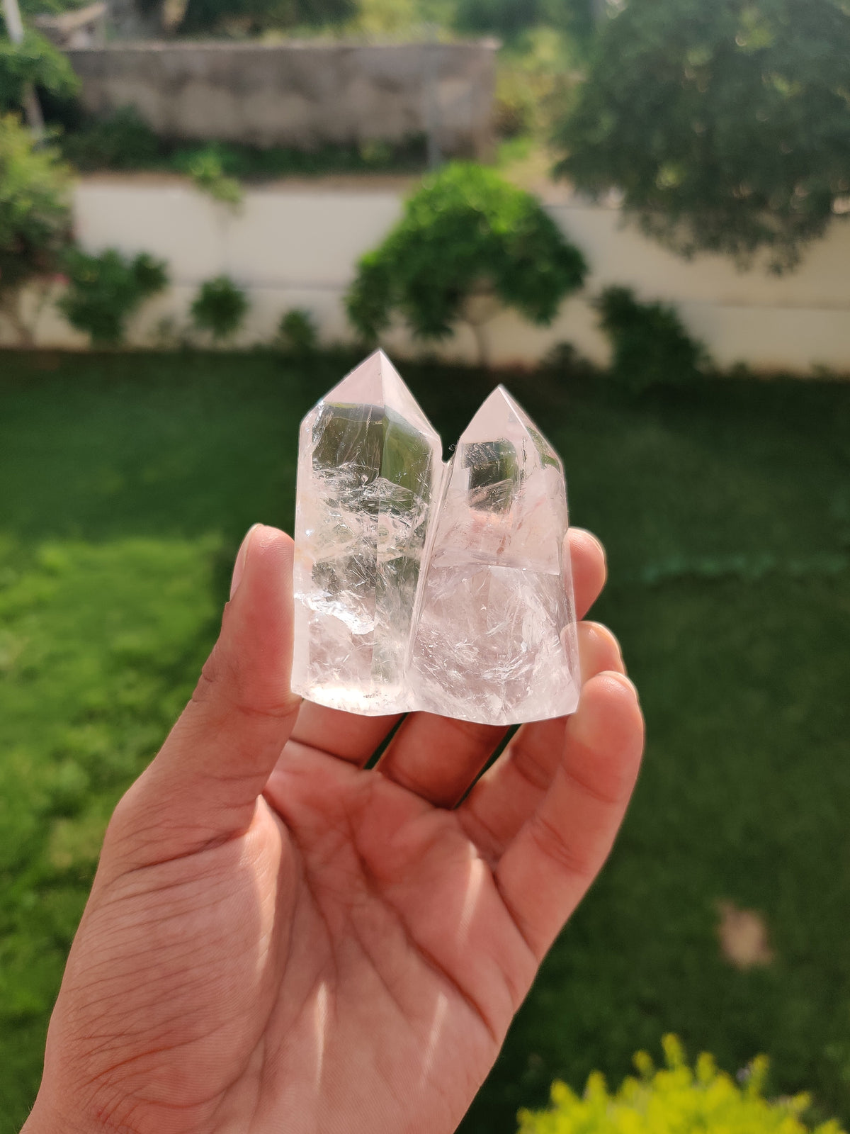 Crystal Cluster Tower – Vibrating Crystals, Jaipur