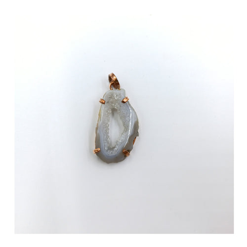 Agate Druzy Pendant – Vibrating Crystals, Jaipur