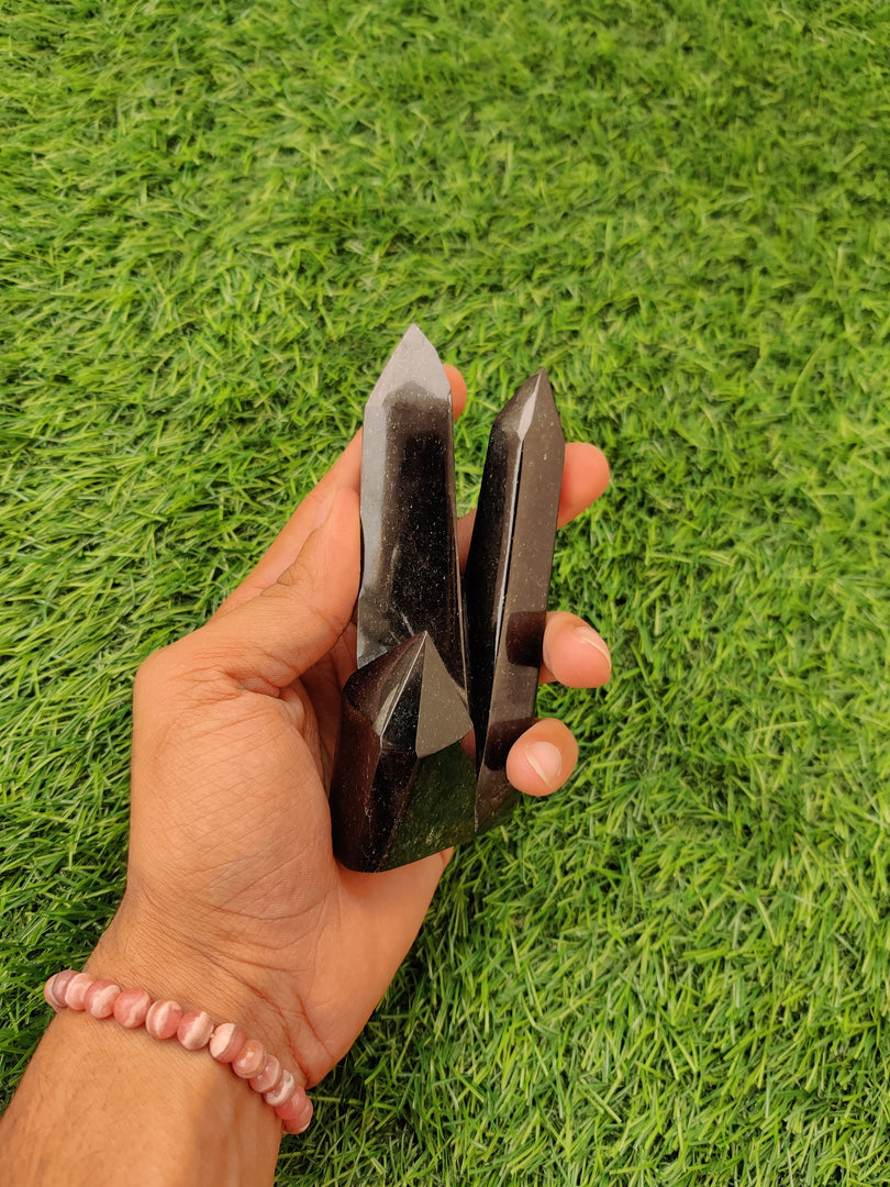 Nuummite Tower – Vibrating Crystals, Jaipur