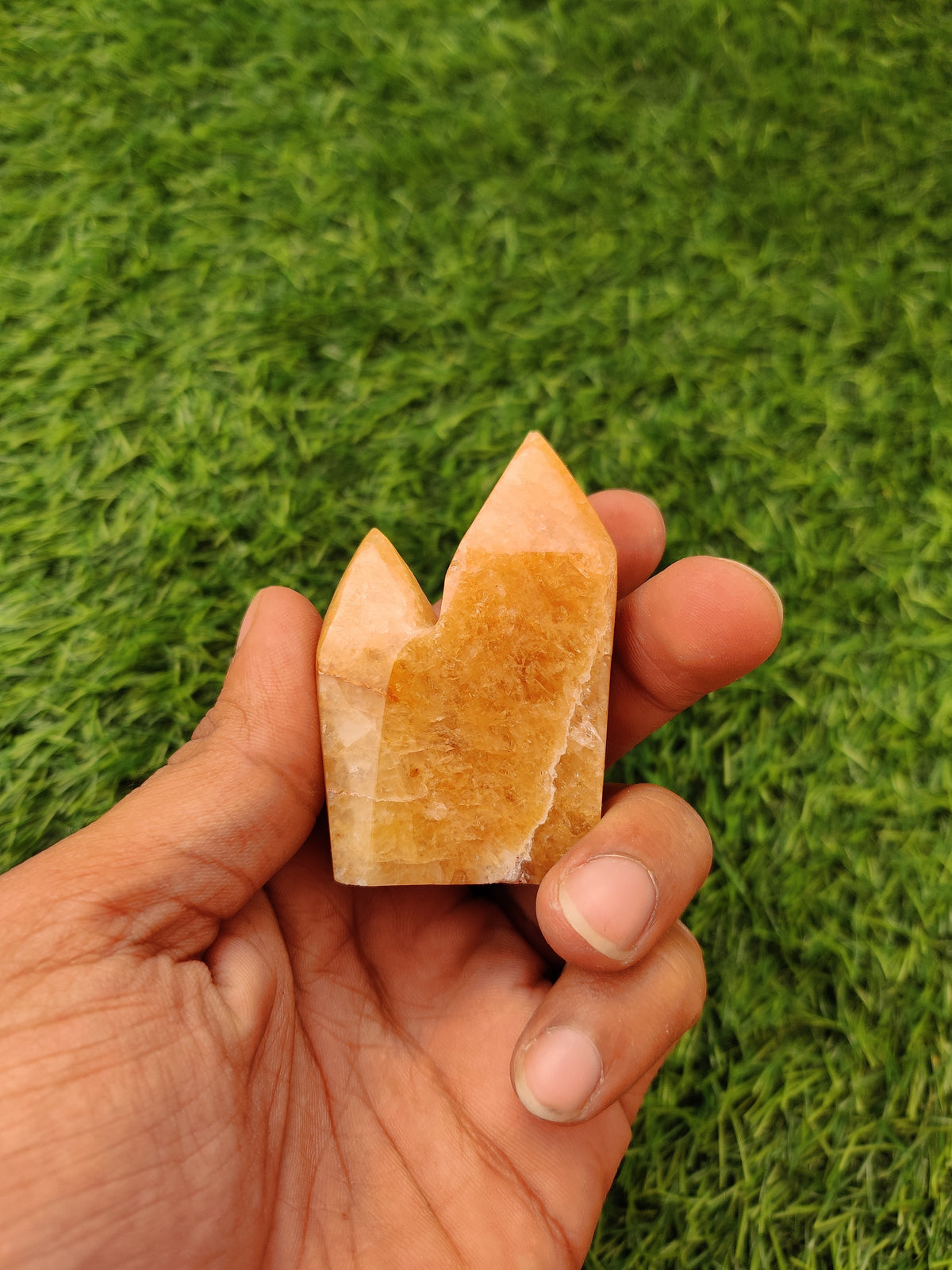 Goldy Quartz Tower – Vibrating Crystals, Jaipur