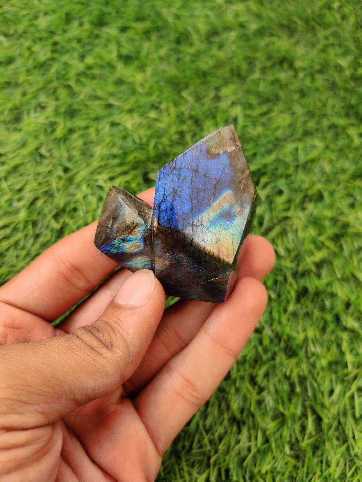 Labradorite Tower – Vibrating Crystals, Jaipur
