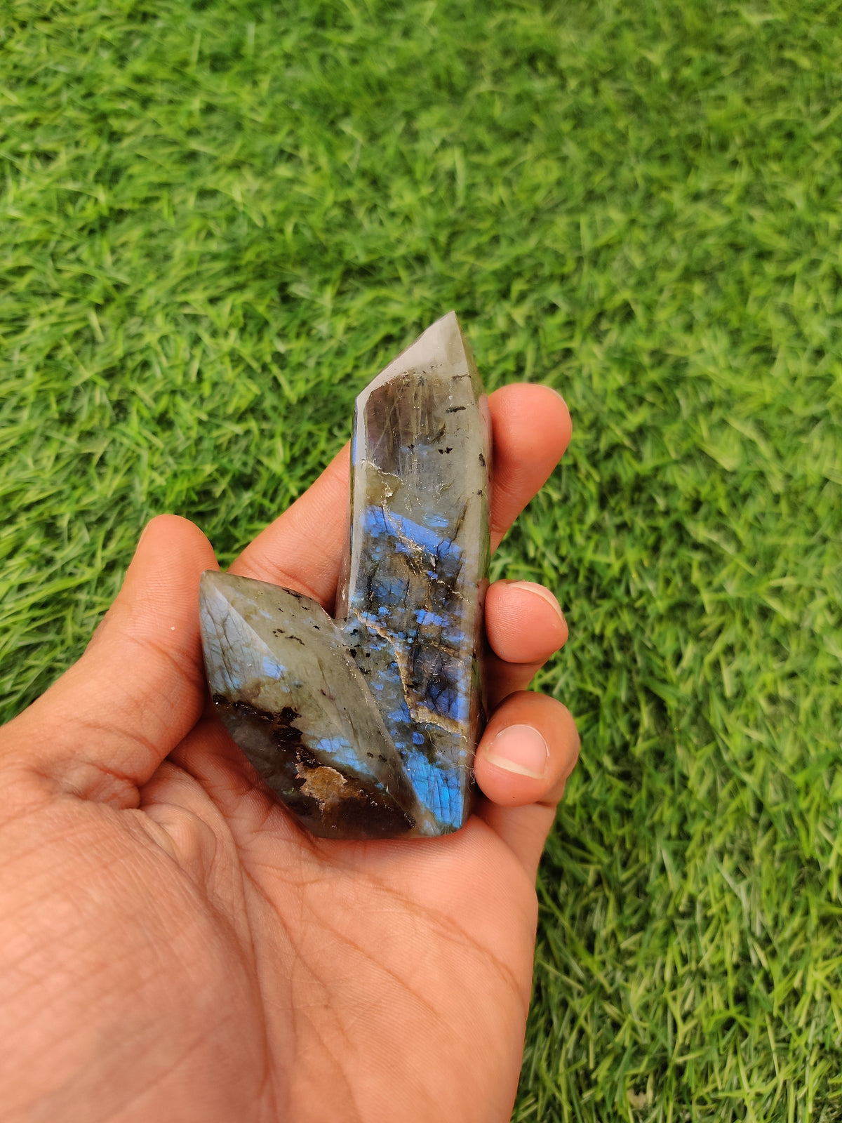 Labradorite Tower – Vibrating Crystals, Jaipur
