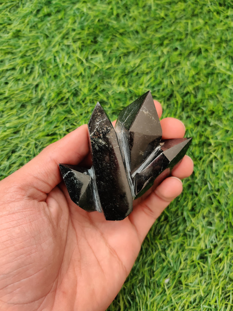 Nuummite Tower – Vibrating Crystals, Jaipur