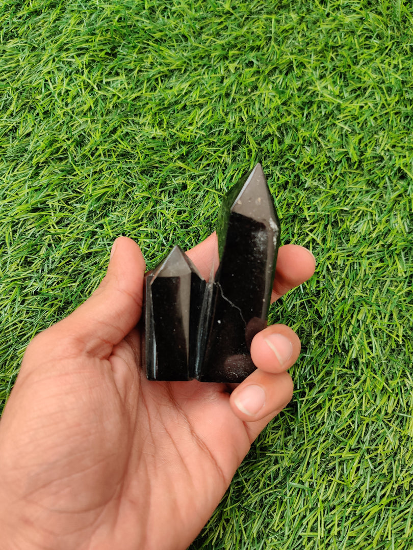 Nuummite Tower – Vibrating Crystals, Jaipur