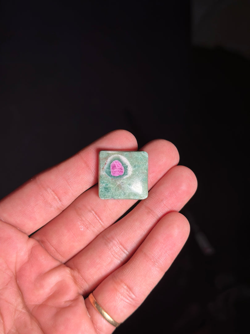 Ruby Fuchsite Polished Gemstone – 7.18g Natural Crystal for Harmony & Calmness
