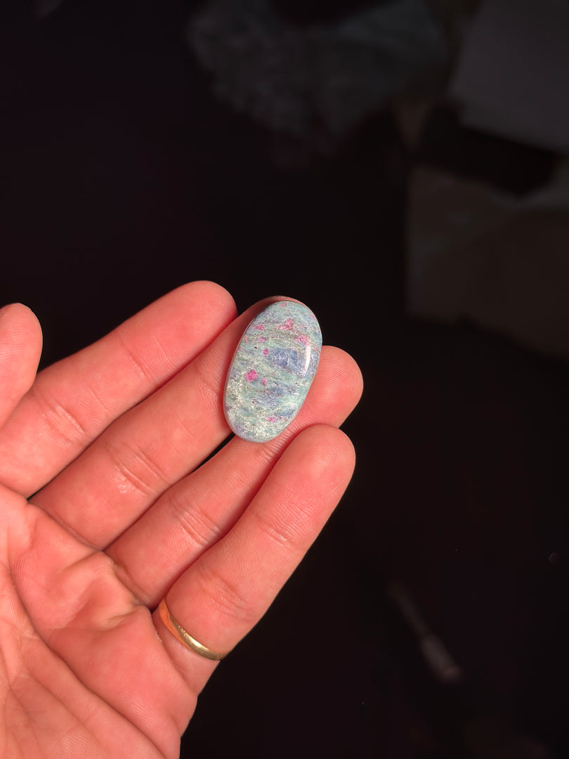 Ruby Fuchsite Palm/Tumbled Stone – 6.19g Heart Chakra Healing Crystal