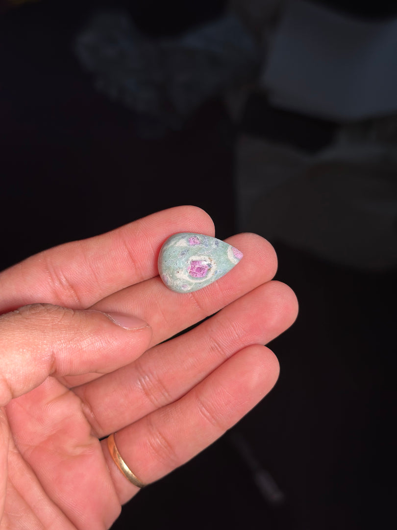 Natural Ruby Fuchsite Gemstone – 4.76g Crystal for Emotional Healing & Love energyy
