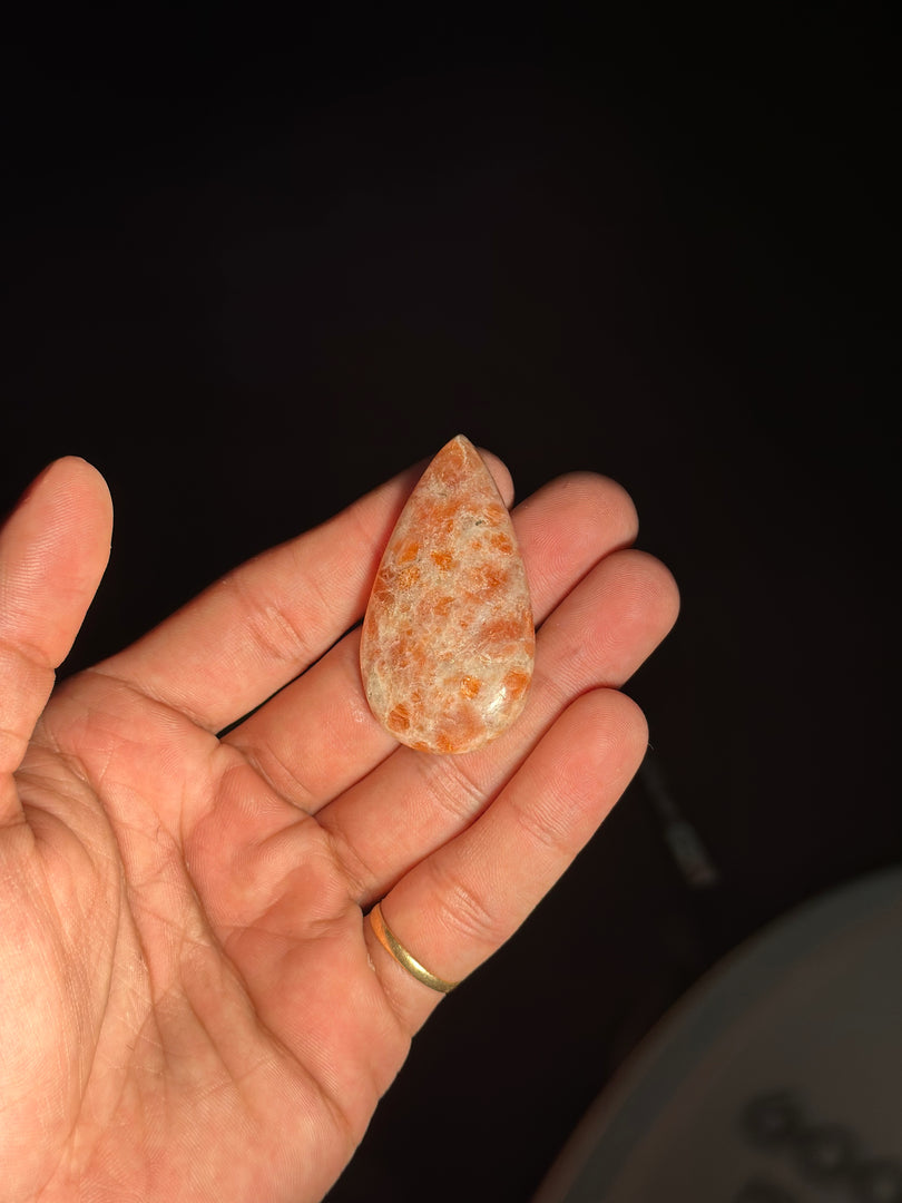 Sunstone Crystal 17.2g – Natural Energy Stone for Confidence & Growth