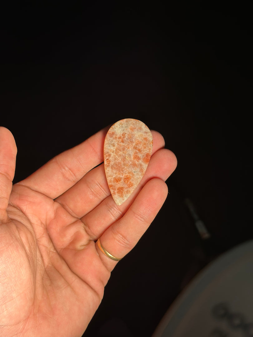 Sunstone Crystal 17.2g – Natural Energy Stone for Confidence & Growth